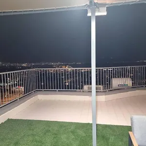 דירה דירת זוּגַג מפנקת עם מרפסת משגעת ונוף למפרץ., אילת